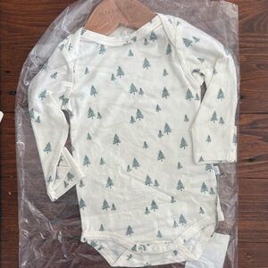 NWT Elegant Baby Unisex Tree Bodysuit Sz 3-6M